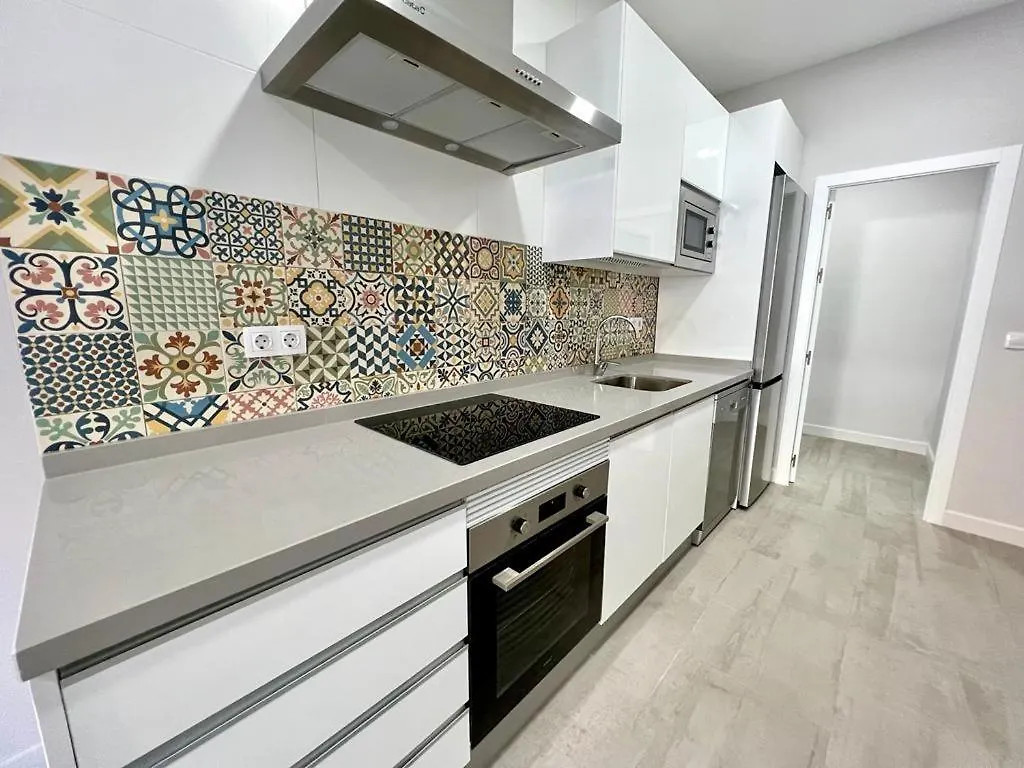 Apartamento Turistico Escritor Narbona: Train Station Adjacent Lodging Apartment Cordoba 0*,