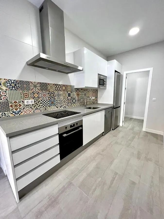 Apartamento Turistico Escritor Narbona: Train Station Adjacent Lodging Apartment Cordoba