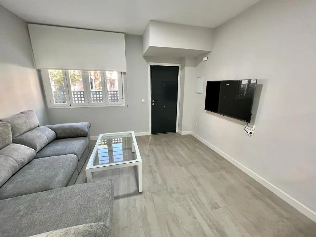 Apartamento Turistico Escritor Narbona: Train Station Adjacent Lodging Apartment Cordoba Spain