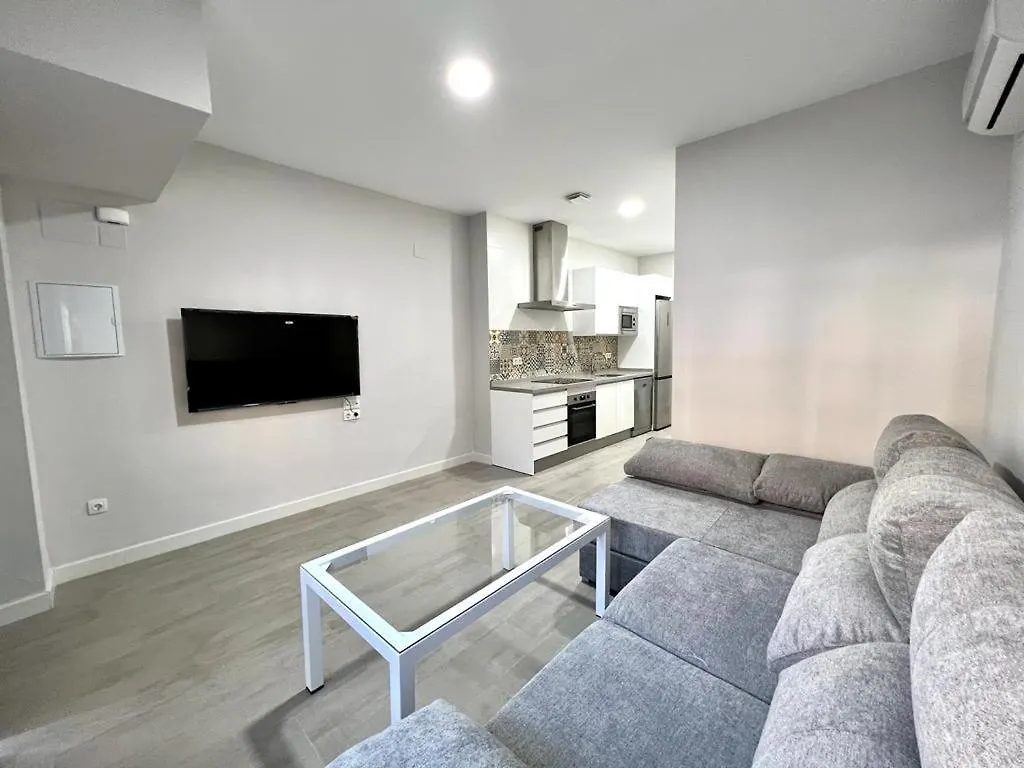 Apartamento Turistico Escritor Narbona: Train Station Adjacent Lodging Apartment Cordoba