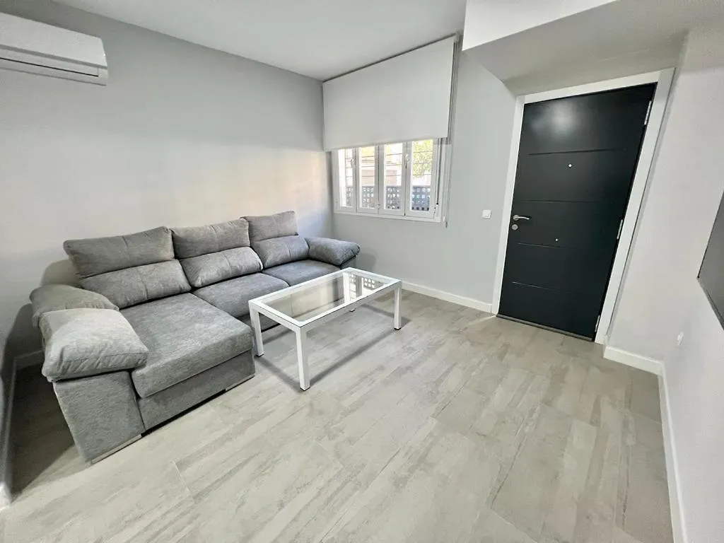 Apartamento Turistico Escritor Narbona: Train Station Adjacent Lodging Apartment Cordoba